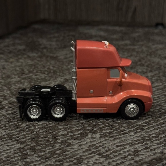 RARE Disney Pixar Cars Oliver Lightload Mack Truck Hauler Cab Only - Picture 3 of 6